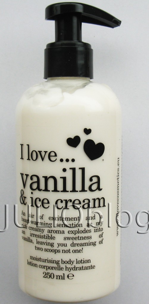 Balsam do ciała I love vanilla & ice cream. Działanie: nawilżające Rodzaj skóry: skóra normalna, skóra mieszana. Nawilżający balsam do ciała wygładza skórę, pozostawiając ją miękką i delikatną w dotyku. Balsam owija ją aromatycznym welonem o zapachu lodów waniliowych. 250ml w Douglas 29,90zł Produkty marki I love… to urzekające kosmetyki o smacznym jak również namiętnym zapachu. Linie zostały nazwane zgodnie z owocami na których bazują. Daj się uwieść rajskimi kombinacjami zapachów i zakochaj się w luksusowej słodyczy! 29,90zł za 250ml  w Douglas. Bogaty, kremowy aromat wybucha nieodpartym urokiem słodkiej wanilii, powietrze wypełnia się podnieceniem, serce rozgrzewają emocje, a Ty marzysz o dwóch gałkach lodów, zamiast jednej! I love… kosmetyki co ciała i loveProdukty marki I love… to urzekające kosmetyki o smacznym jak również namiętnym zapachu. Linie zostały nazwane zgodnie z owocami na których bazują. Daj się uwieść rajskimi kombinacjami zapachów i zakochaj się w luksusowej słodyczy! Douglas cena za 250ml to 29,99zł