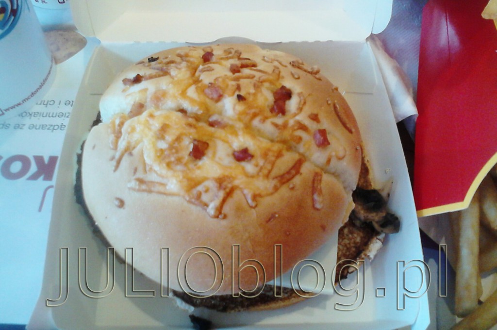 julioblog.pl-obiad-w-mc-donalds-burger-szefa-z-pieczarkami-kanapka-grilowane-mięso-wołowe-ementaler