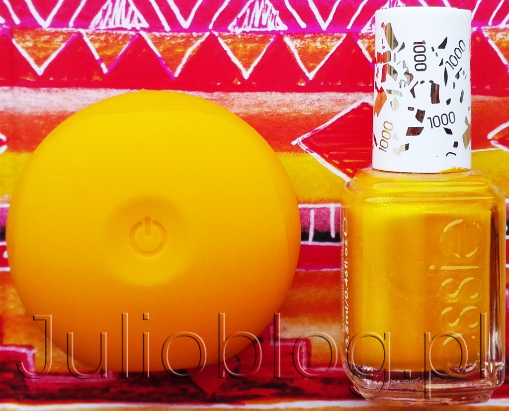 FOREO-LUNA-Play-Sunflower-Yellow-ESSIE-Professional-Application-1000-AIM-TO-MISBEHAVE-soniczna-szczoteczka-Foreo-silikonowa-miniaturowa-wersja-zółta-żółty-lakier-do-paznokci-Essie